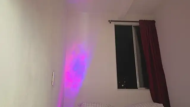 Snapshot of Saturno_v chatting on September 13, 12:10 am Saturno v online show from September 13, 12:10 am