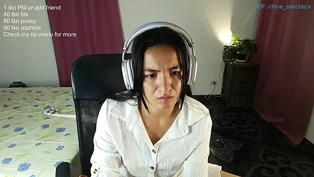 ChloeSanchezx online show from April 7, 11:59 pm