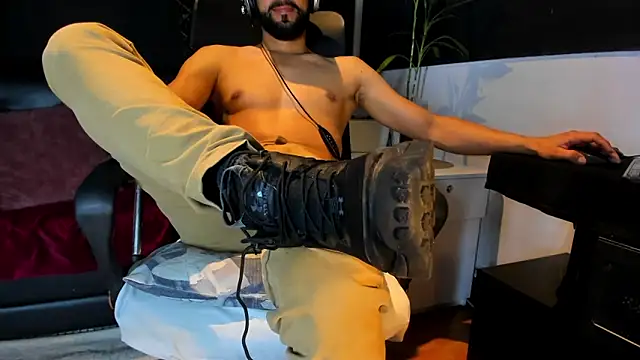 alessandro wye online show from December 19, 10:11 am