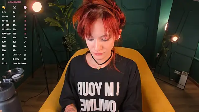 Snapshot of Dearly_kitty chatting on March 6, 5:22 pm Dearly kitty online show from March 6, 5:22 pm