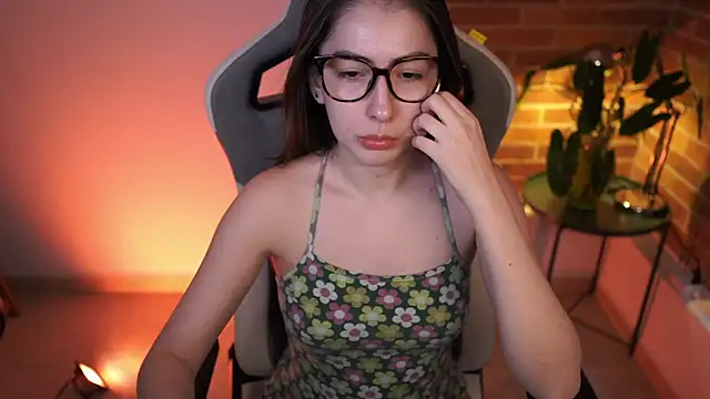 Snapshot of anyacutex chatting on January 19, 10:39 pm anyacutex online show from January 19, 10:39 pm