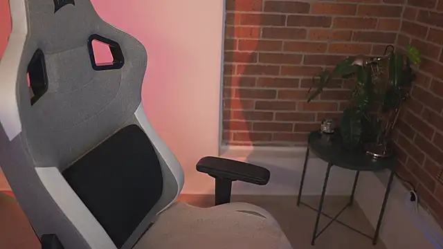 Snapshot of anyacutex chatting on March 1, 10:21 pm anyacutex online show from March 1, 10:21 pm