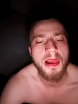 wariacik0024 online show from December 22, 1:46 am