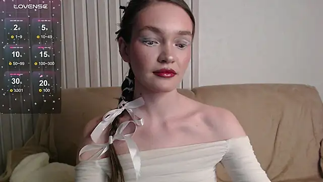 stellapayne1 online show from April 19, 4:50 pm