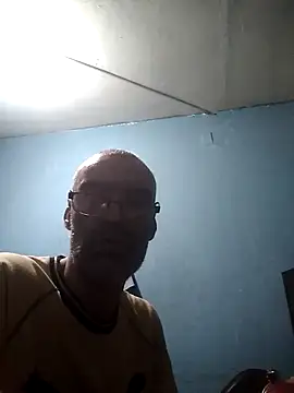 Snapshot of hugosafado333 chatting on December 4, 3:26 am hugosafado333 online show from December 4, 3:26 am