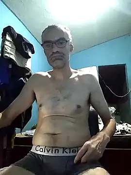 Snapshot of hugosafado333 chatting on January 8, 2:25 am hugosafado333 online show from January 8, 2:25 am