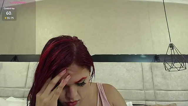 Snapshot of kimCosseyy chatting on February 17, 2:09 am kimCosseyy online show from February 17, 2:09 am