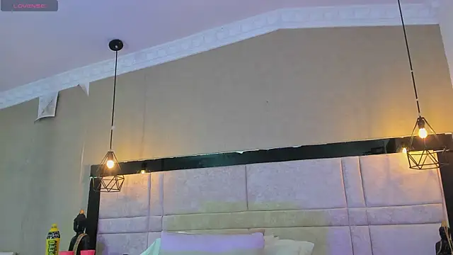 Snapshot of kimCosseyy chatting on November 9, 2:54 am kimCosseyy online show from November 9, 2:54 am