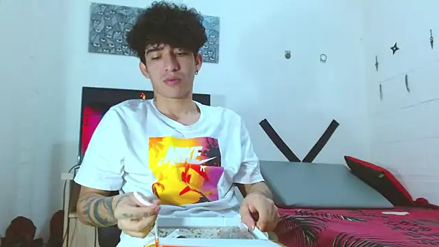 Snapshot of targuerian22 chatting on December 4, 8:12 am targuerian22 online show from December 4, 8:12 am