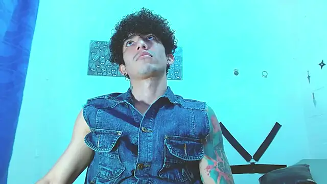 Snapshot of targuerian22 chatting on December 24, 12:55 am targuerian22 online show from December 24, 12:55 am