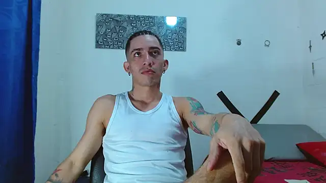 Snapshot of targuerian22 chatting on January 14, 4:15 am targuerian22 online show from January 14, 4:15 am