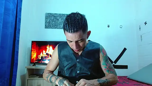 Snapshot of targuerian22 chatting on January 16, 5:11 am targuerian22 online show from January 16, 5:11 am