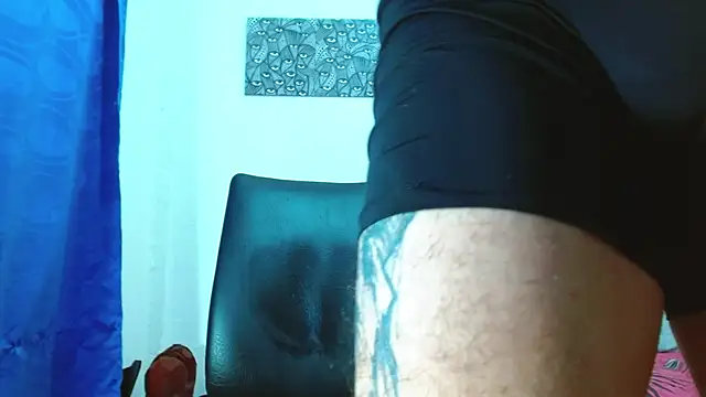 Snapshot of targuerian22 chatting on February 7, 12:20 am targuerian22 online show from February 7, 12:20 am