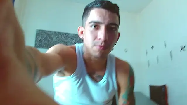 Snapshot of targuerian22 chatting on March 18, 7:10 pm targuerian22 online show from March 18, 7:10 pm