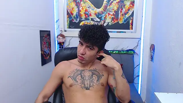 Snapshot of targuerian22 chatting on October 31, 12:11 am targuerian22 online show from October 31, 12:11 am