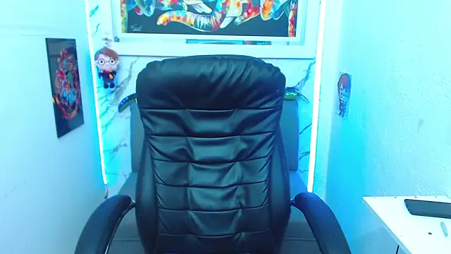 Snapshot of targuerian22 chatting on November 8, 8:03 am targuerian22 online show from November 8, 8:03 am