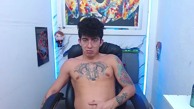 Snapshot of targuerian22 chatting on November 9, 4:16 pm targuerian22 online show from November 9, 4:16 pm