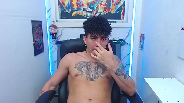 Snapshot of targuerian22 chatting on December 1, 2:55 pm targuerian22 online show from December 1, 2:55 pm