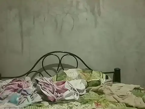 Snapshot of edijavimes chatting on February 28, 3:51 am edijavimes online show from February 28, 3:51 am