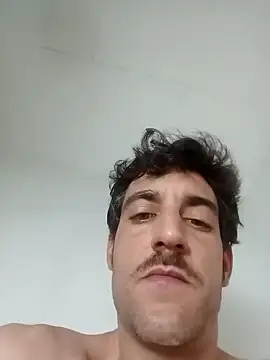 Snapshot of gorkamacbew chatting on January 5, 1:35 am gorkamacbew online show from January 5, 1:35 am