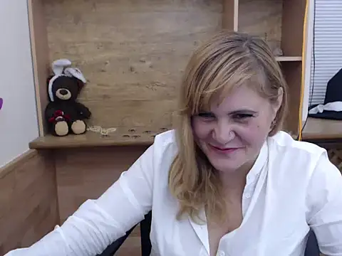 Snapshot of DaniellaKiss chatting on October 20, 8:09 pm DaniellaKiss online show from October 20, 8:09 pm