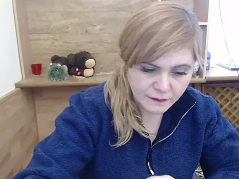 DaniellaKiss online show from January 17, 1:05 pm