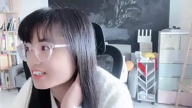 Snapshot of Honey-cici chatting on December 15, 8:40 am Honey-cici online show from December 15, 8:40 am