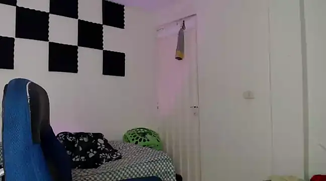 Snapshot of bryamado69 chatting on February 6, 8:29 am bryamado69 online show from February 6, 8:29 am