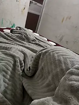 Snapshot of Gururonny07 chatting on December 7, 9:06 am Gururonny07 online show from December 7, 9:06 am