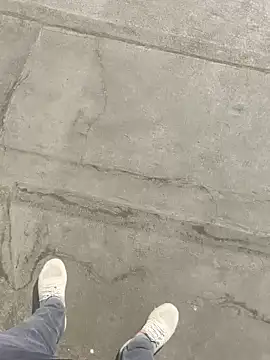 Snapshot of Gururonny07 chatting on December 13, 5:16 am Gururonny07 online show from December 13, 5:16 am