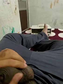 Snapshot of Gururonny07 chatting on January 5, 7:17 am Gururonny07 online show from January 5, 7:17 am