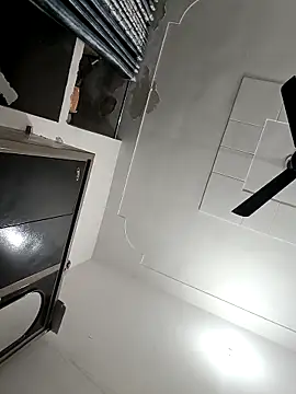 Snapshot of Gururonny07 chatting on February 1, 4:46 am Gururonny07 online show from February 1, 4:46 am