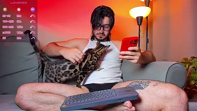 Snapshot of Ackerman_Eren_ chatting on October 9, 10:35 am Ackerman Eren  online show from October 9, 10:35 am