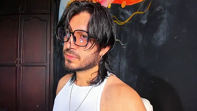 Snapshot of Ackerman_Eren_ chatting on November 1, 3:14 pm Ackerman Eren online show from November 1, 3:14 pm