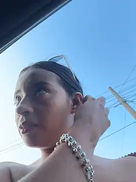 Laura fernandezII online show from March 7, 10:07 pm