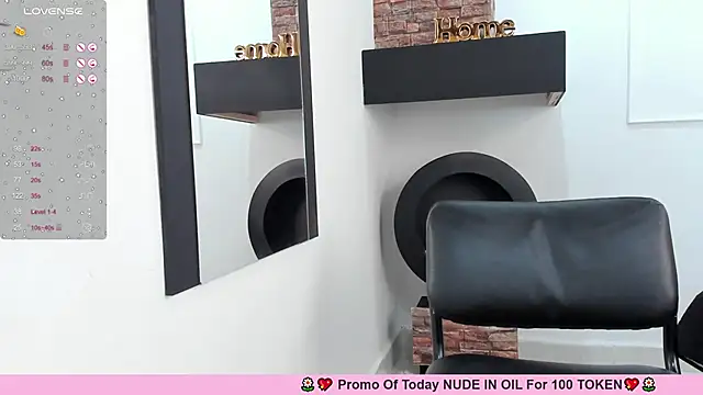 Snapshot of LenaRuiz_ chatting on February 1, 3:18 pm LenaRuiz online show from February 1, 3:18 pm