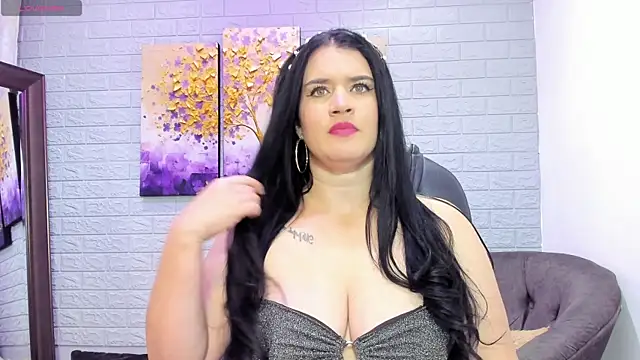 Snapshot of LenaRuiz_ chatting on October 6, 12:02 pm LenaRuiz online show from October 6, 12:02 pm