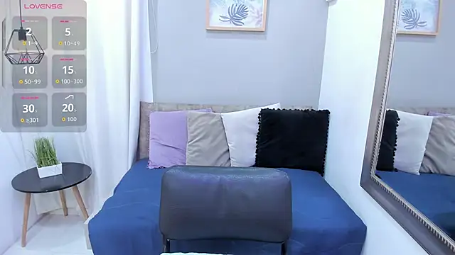 Snapshot of LenaRuiz_ chatting on November 16, 12:00 pm LenaRuiz online show from November 16, 12:00 pm