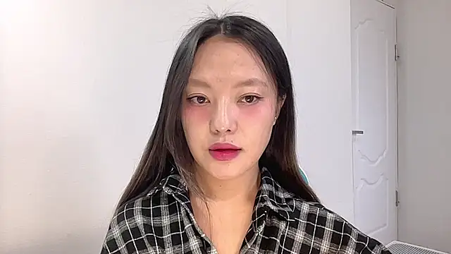 Risalynn online show from December 18, 3:37 am