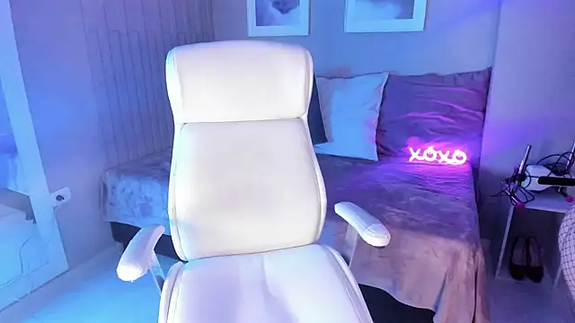 Snapshot of jess_ox chatting on January 27, 8:39 pm jess ox online show from January 27, 8:39 pm