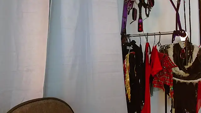 Snapshot of georgina_ms chatting on December 5, 3:09 pm georgina ms online show from December 5, 3:09 pm