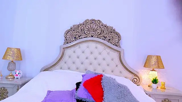 SarahBrunet online show from March 6, 4:07 pm