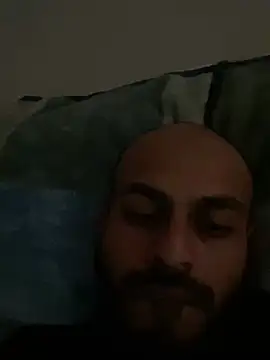 islandvybee55 online show from December 15, 10:15 pm