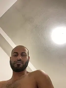 islandvybee55 online show from January 5, 4:47 am