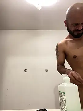 islandvybee55 online show from March 2, 8:18 pm