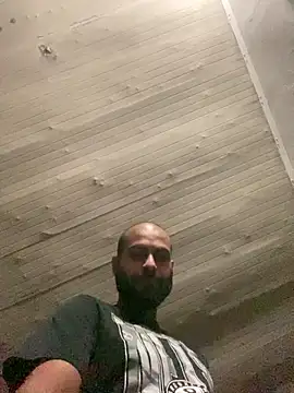 islandvybee55 online show from March 24, 10:42 am