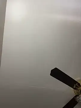 islandvybee55 online show from April 19, 3:00 pm