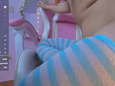 Snapshot of ely_cherry18 chatting on January 15, 6:22 am ely cherry18 online show from January 15, 6:22 am