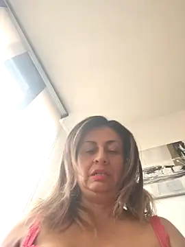 Snapshot of Latiinvenushot chatting on November 12, 3:12 pm Latiinvenushot online show from November 12, 3:12 pm