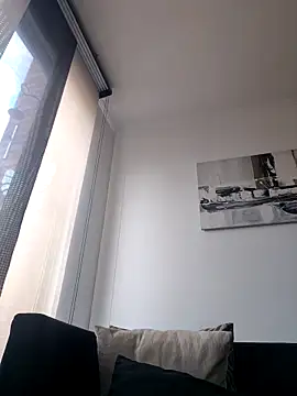 Latiinvenushot online show from March 11, 2:34 pm